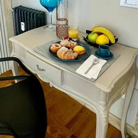 Pensión Z-archsuites Urbs Roma